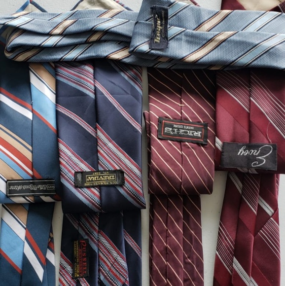 Mix brand ties
10 ties - Picture 3 of 3